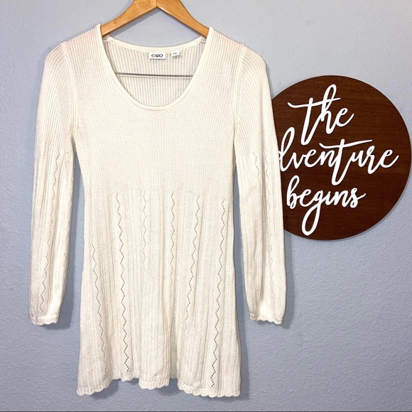 Over-Sized Sweater - Picture 1 of 4